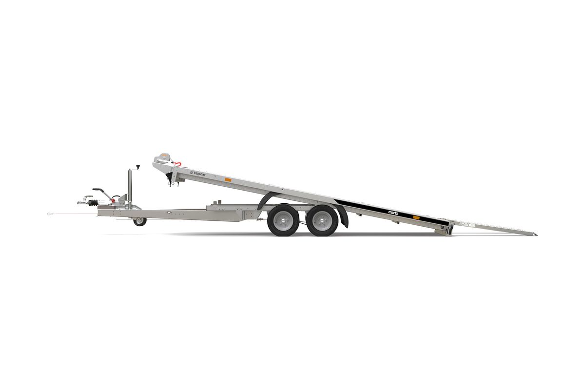 Martz GT Kippbar Autotransporter mit abgesenkter, gekippter Ladefläche in der Seitenansicht