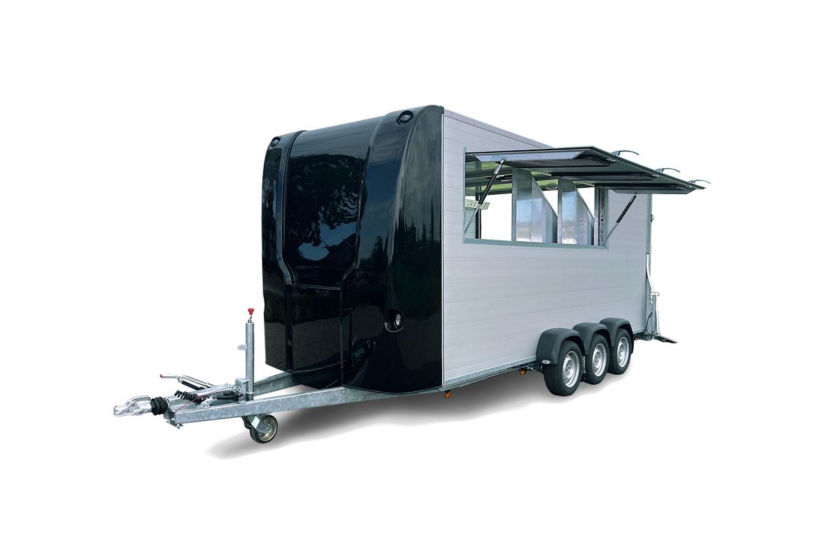 Sirius S290 H Pferdeanhänger als Dreiachser mit Aluminiumaufbau und schwarzer Bugpartie