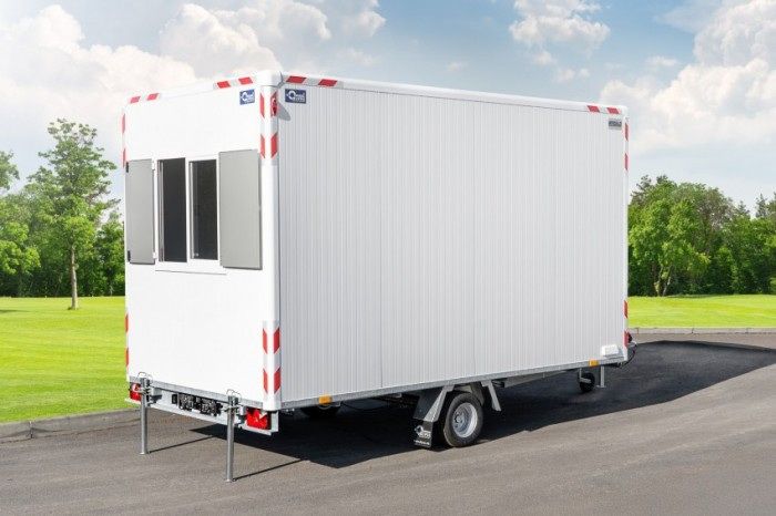 BLYSS Bauwagen Marcello Comfort mit Schiebefenstern und Klappläden