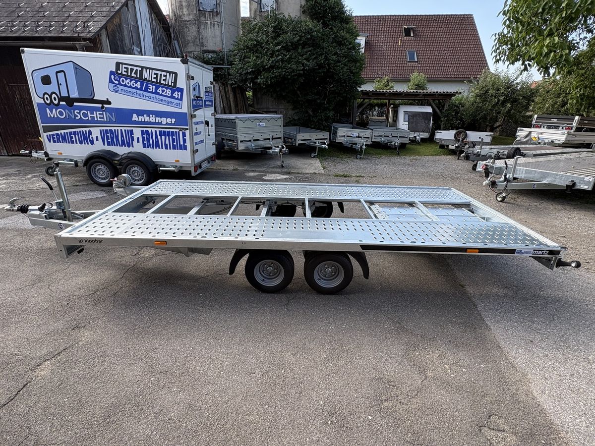 Autotransporter mit durchbrochener Fahrplattform
