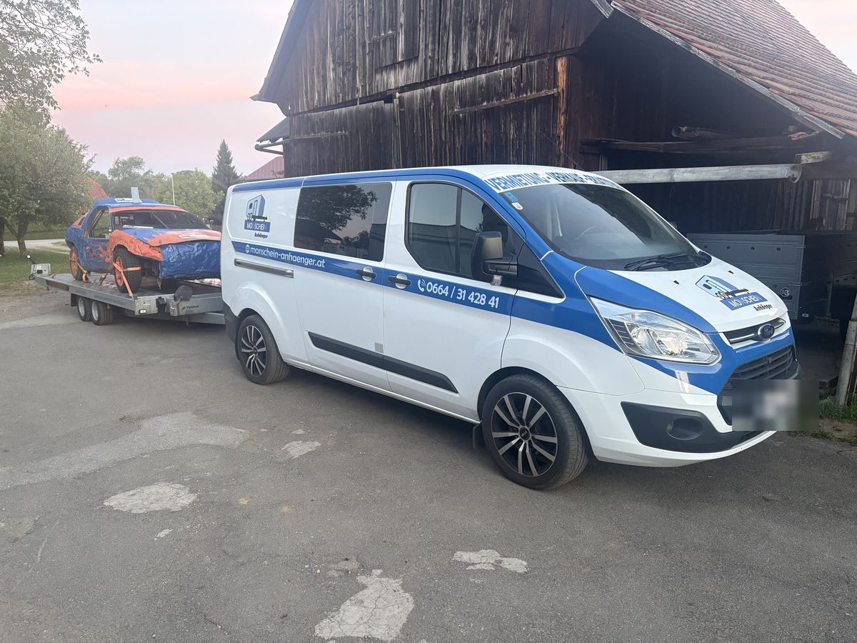 Firmenbus von Monschein Anhänger mit Autotransporter