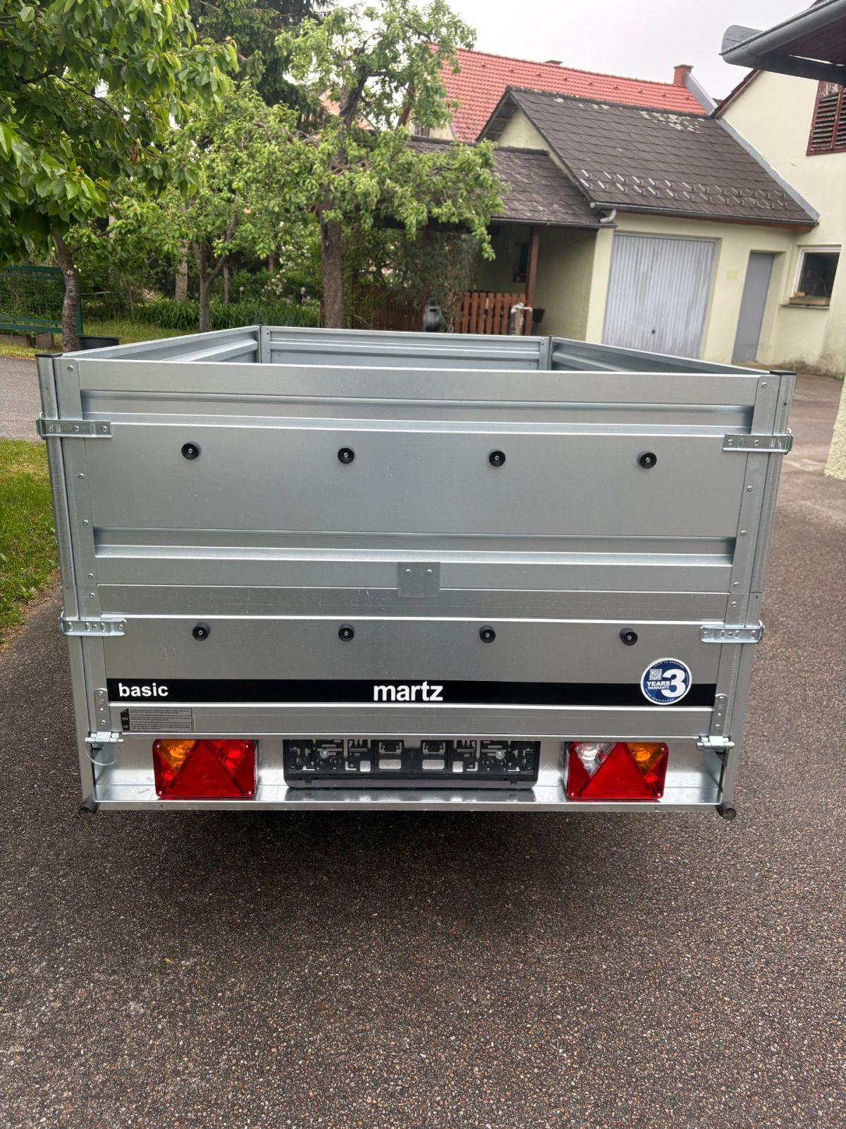 Martz Basic 230 230x126x70cm Set Aktion 400mm Aufsatzbordwände & Flachplane – Heckansicht