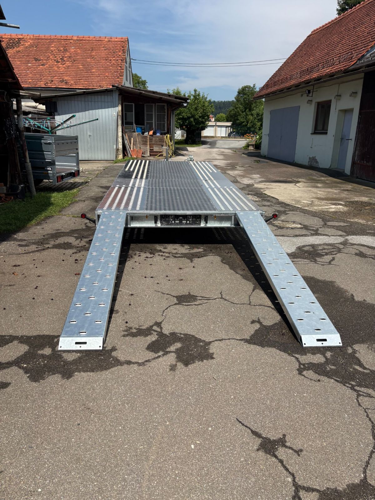 Autotransporter GT Unideck 550/2 S 3t – mit Auffahrrampen